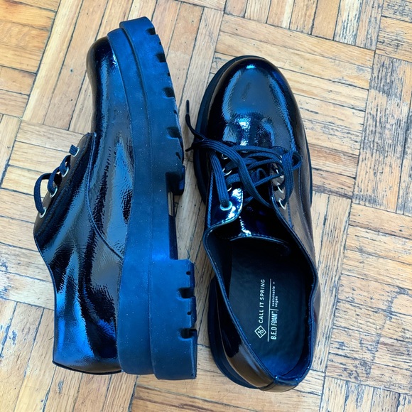 Call it Spring Lace-up Loafers - Picture 3 of 6